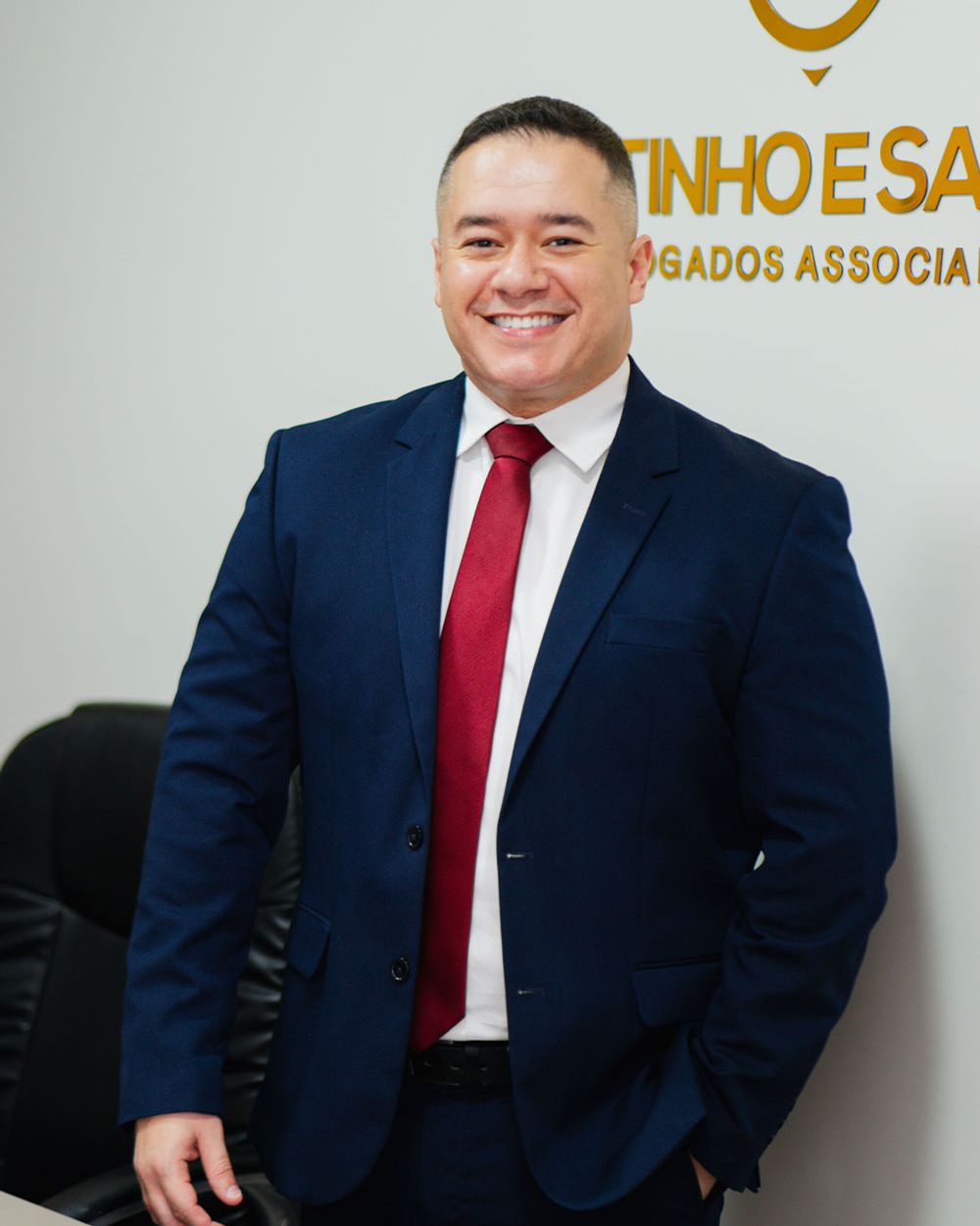 Foto - Dr. Gustavo Honsi no escritório Coutinho e Santos Advogados Associados